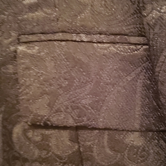 Suit - Picture 4 of 5